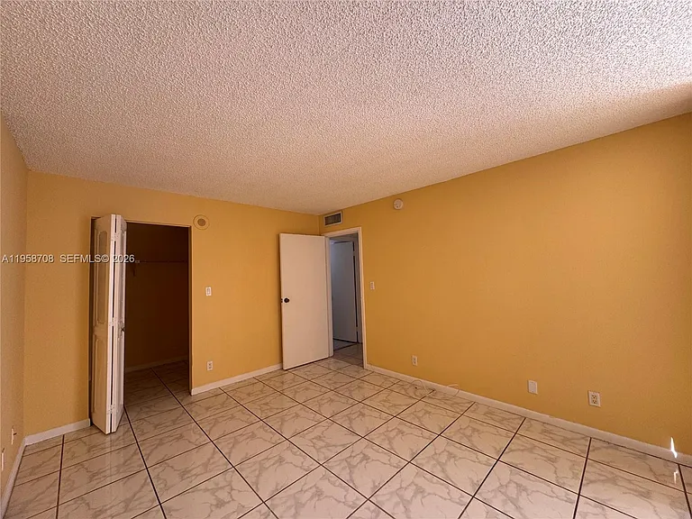 16919 N Bay Rd #117 — Photo 11