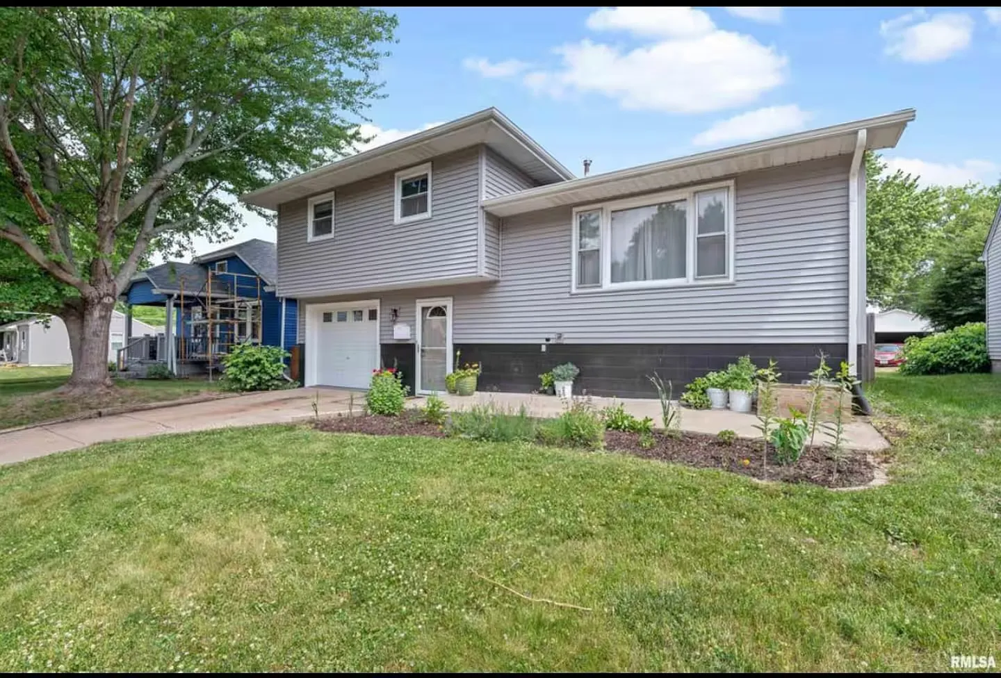 3 bed, 1639 sqft, $2,350 — Photo 2