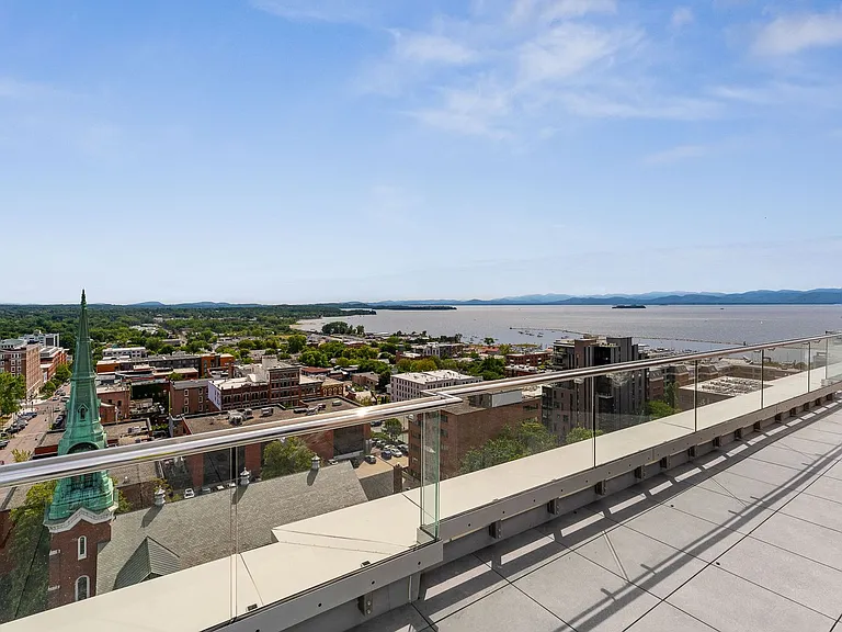 Bank Street Apartments at Burlington Square — Photo 38