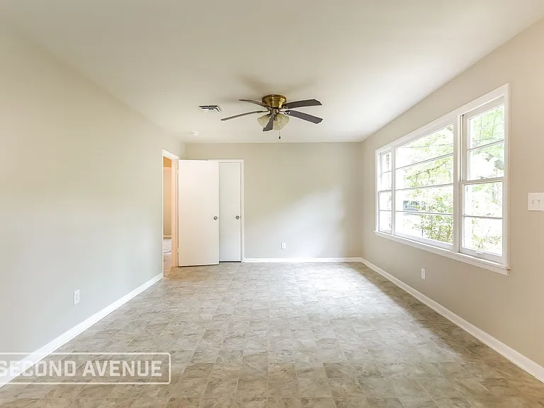 241 Lake Drive Cir NE — Photo 4