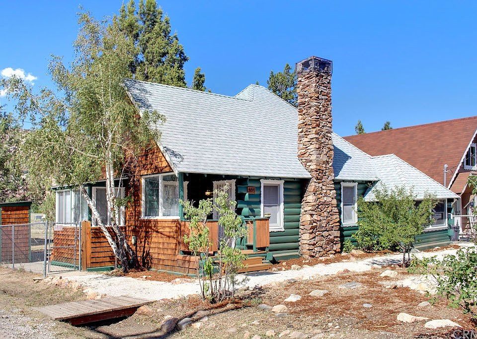 1st image of 301 E Mountain View Blvd