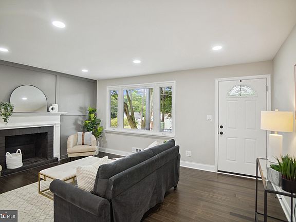 4th image of 219 Glenrae Dr
