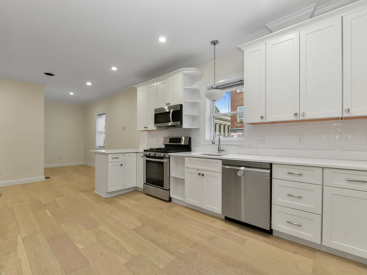 2 bed, 1255 sqft, $3,100 — Photo 2
