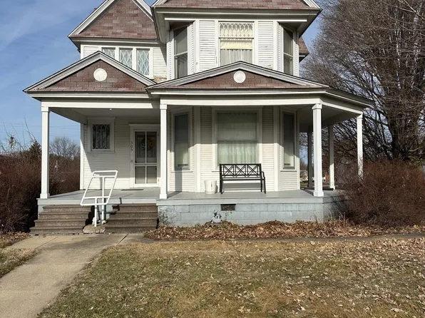 305 Carlin St, Morrisonville, IL 62546