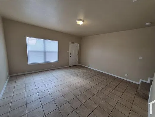 3 bed, 1120 sqft, $1,450 — Photo 3