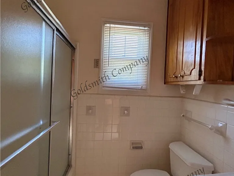 2 Woodfern Cir — Photo 8