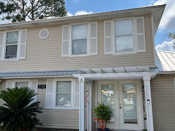 4th image of 2200 E 3rd St