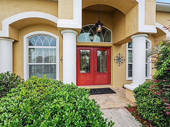 5th image of 13387 Newcastle Ave
