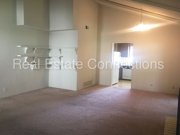 4th image of 19624 Vineyard Ln