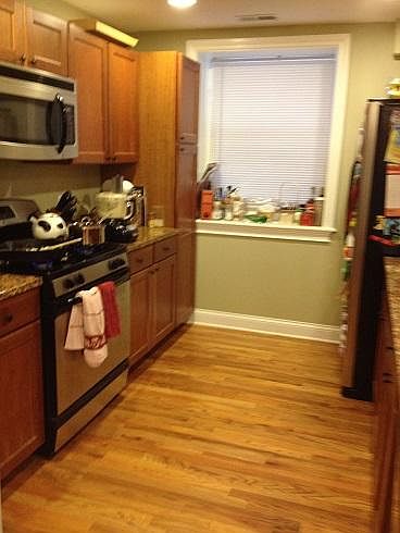 1st image of 640 Hinman Ave #G