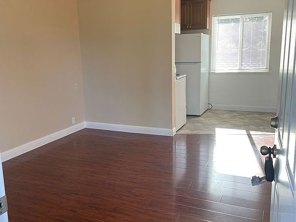 2nd image of 2857 Marlborough Ave Unit 4