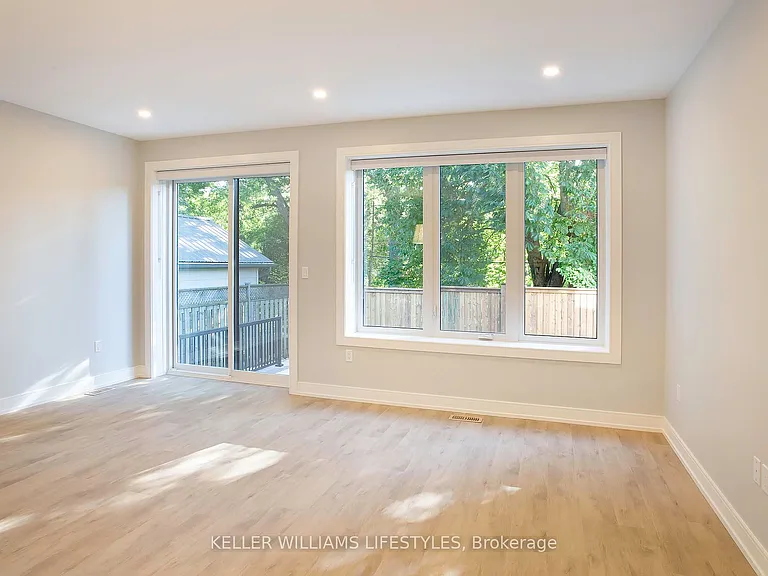 121 Cathcart St #A — Photo 7