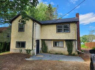 4 W Shore Rd, Holbrook, MA 02343