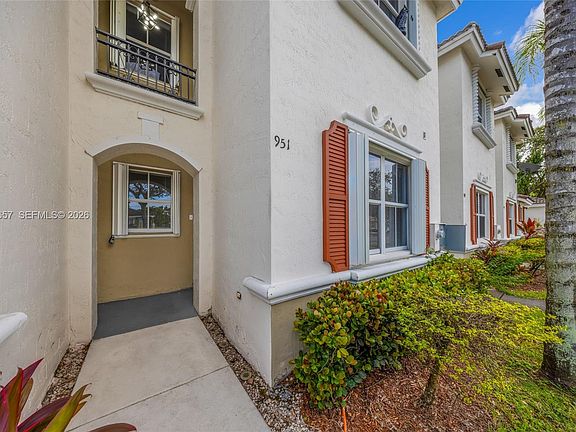 2nd image of 951 NE 42nd Ter