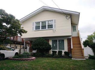 23322 39th Rd, Little Neck, NY 11363