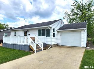 1441 E 3rd St, Centralia, IL 62801