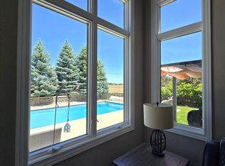 1800 Timber Ridge Dr, Bowling Green, OH 43402