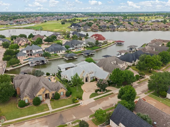2705 Harborside Dr, Granbury, TX 76048