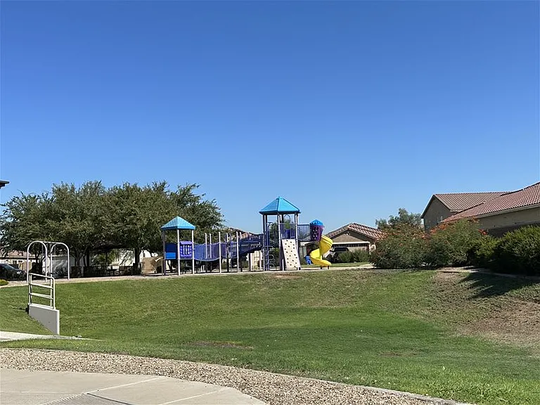 9711 W Horse Thief Pass — Photo 16