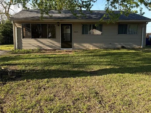 8825 Bermuda Ave, Caseyville, IL 62232