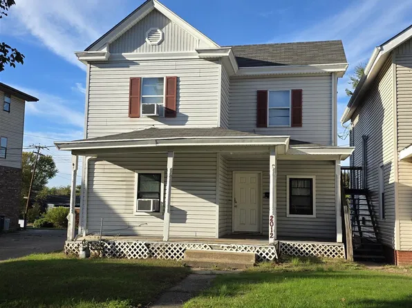 2102 11th St, Huntington, WV 25705