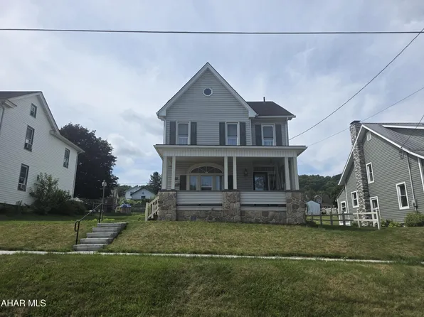 721 W 2nd St, Williamsburg, PA 16693