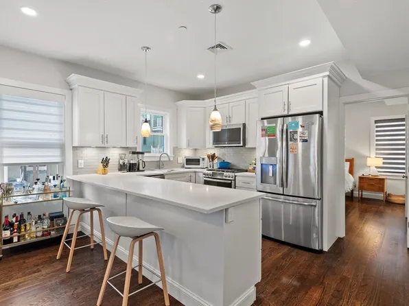 97 Green St #1, Boston, MA 02130