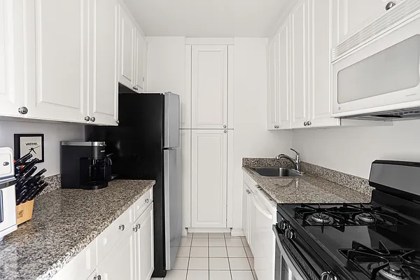 Rented by Corcoran | media 4