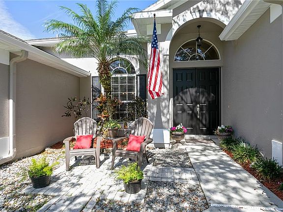 3rd image of 1067 Winding Waters Cir