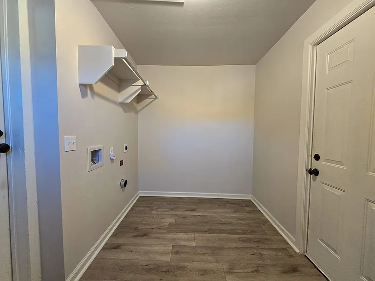 1224 N Market Ave — Photo 20