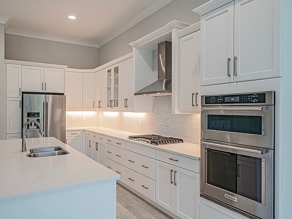 4th image of 4249 Montagu Avenue