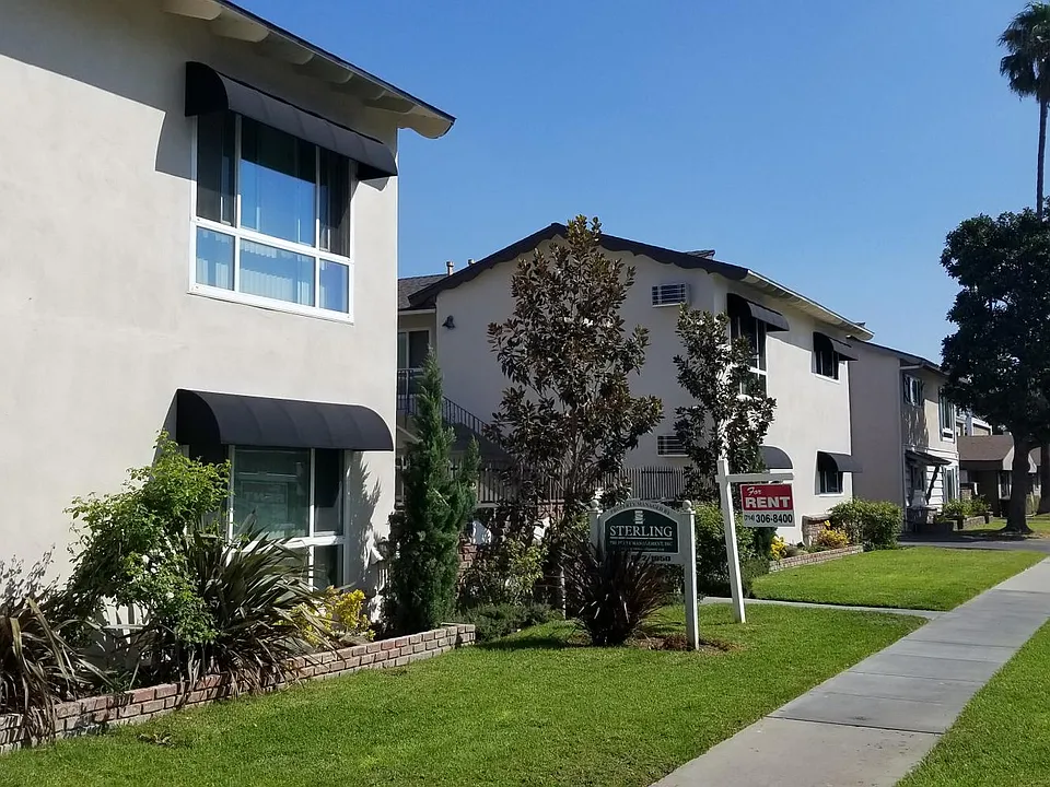 2017 E Westport Dr #7