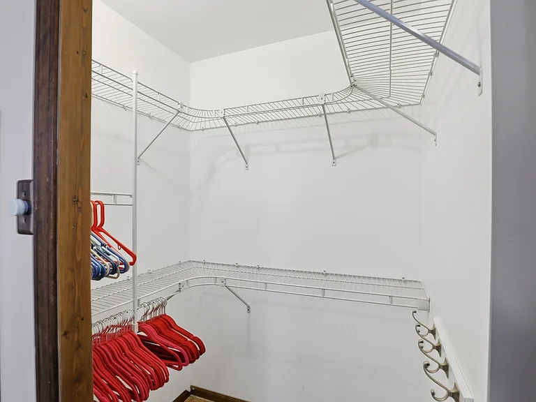 1504 W Tate St — Photo 3