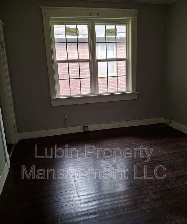 2nd image of 831 Kerr Ave