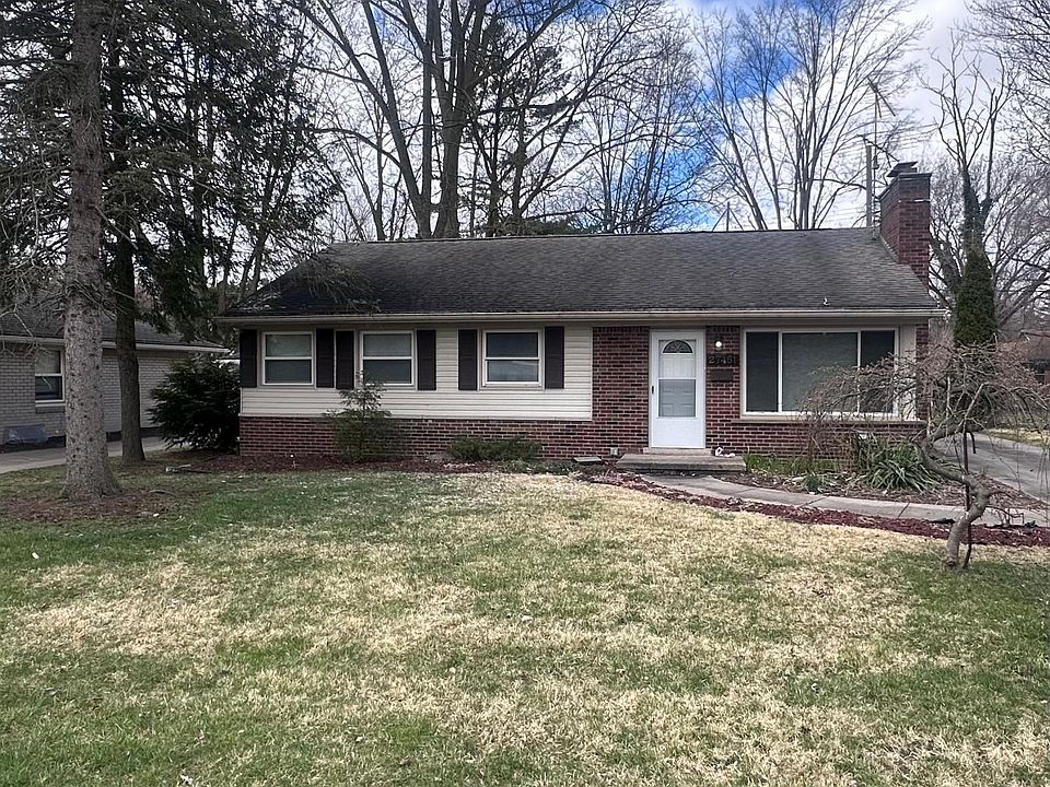 Curb side view of the loving Southfield Home.
