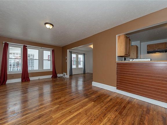 2nd image of 13404 Thornhurst Ave