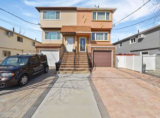 315 Hett Ave, Staten Island, NY 10306