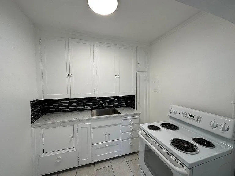 333 Summit Ave E #204 — Photo 23