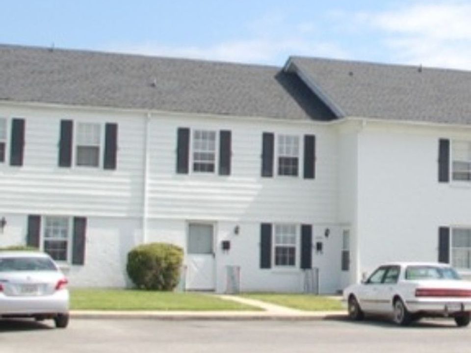 1st image of 6500 Carefree Ln APT 9