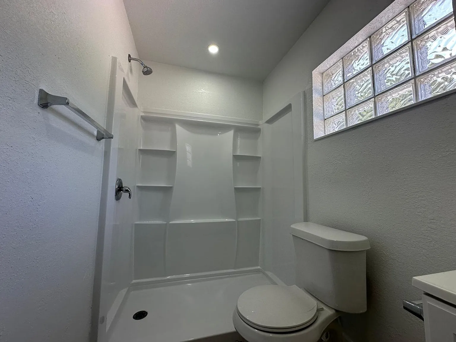 Edgewood Apartments LLC — Photo 3