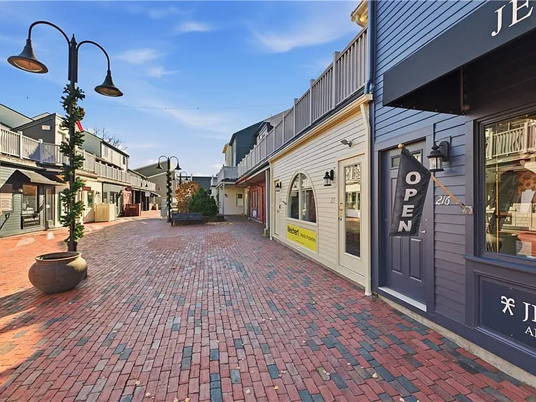 216 Goddard Row — Photo 27
