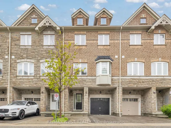 12 Waterstone Way, Whitby, ON L1N 0E5