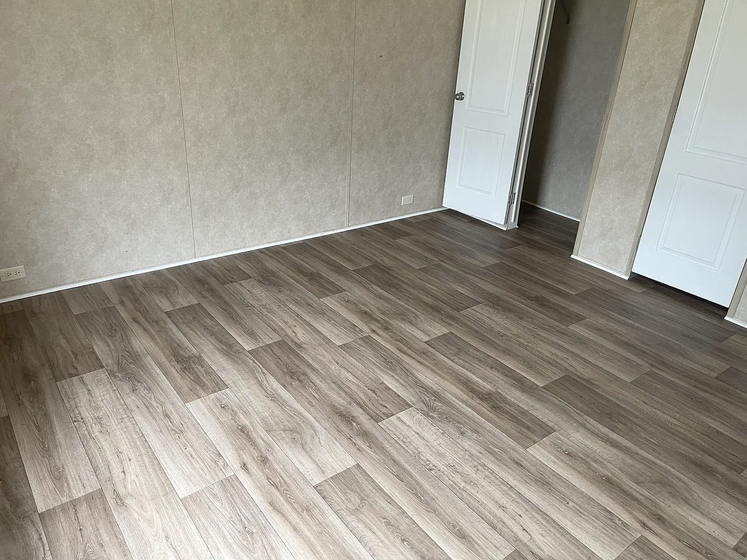 3 bed, 950 sqft, $950 — Photo 3