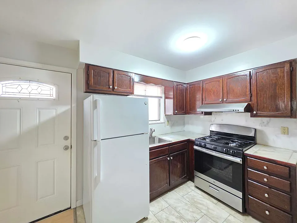 165 Malone Ave #LL