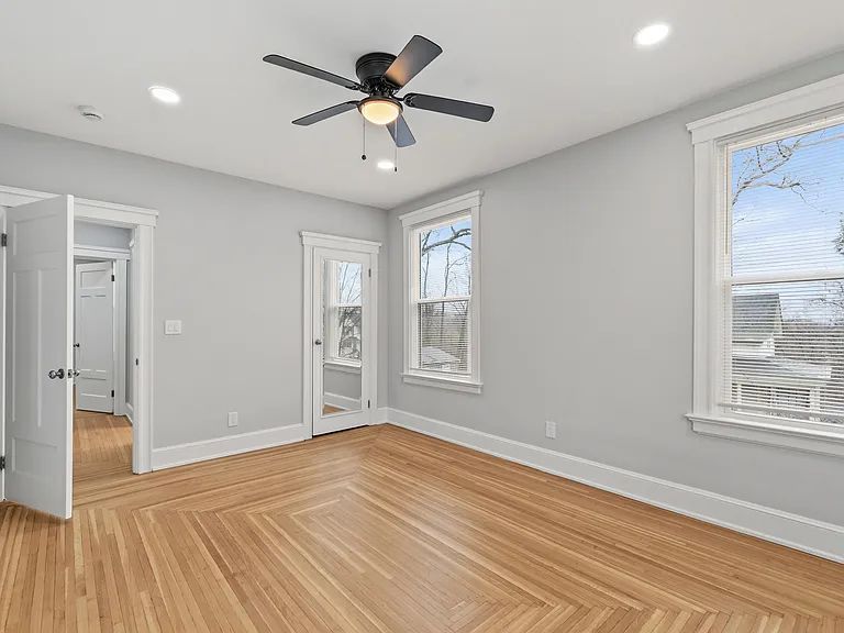 2978 Wardall Ave — Photo 34