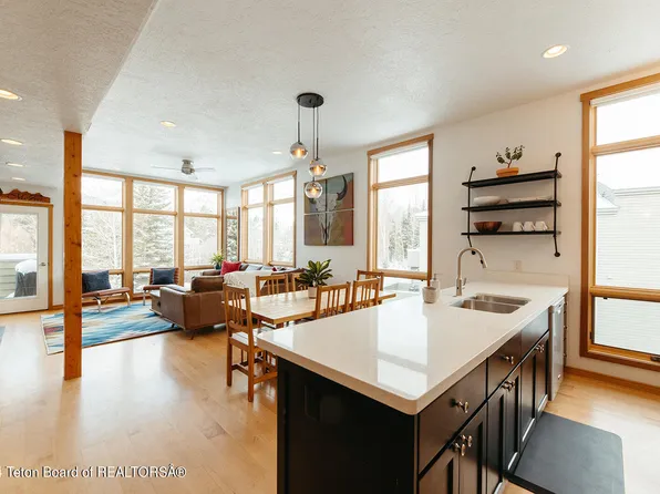 3544 N Lake Creek Dr Unit 2121, Wilson, WY 83014