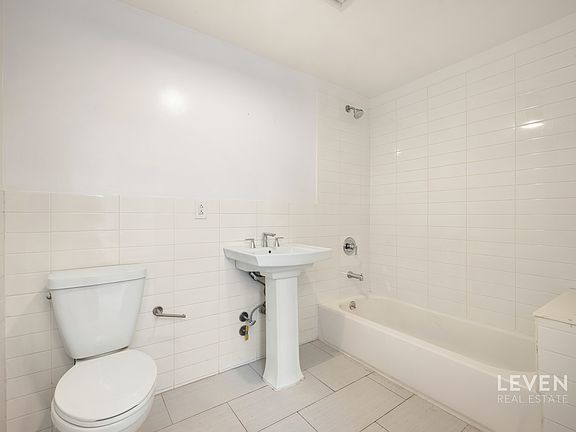 5th image of 95 Grand St APT 2