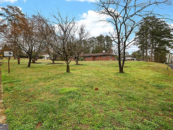 5th image of 2362 Rugby Ln