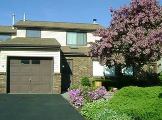 517 Barberry Ln, New Windsor, NY 12553