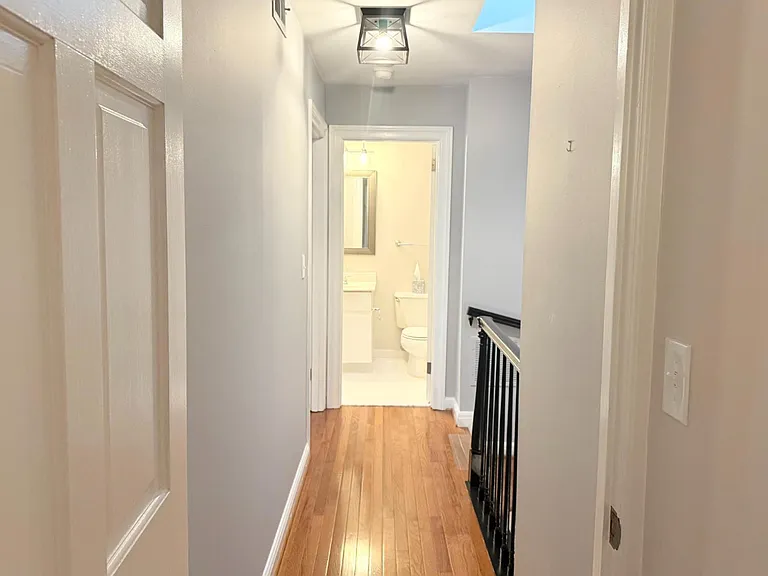 4820 Hampden Ln #R-5 — Photo 10